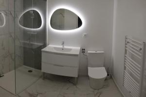 Villas Maison Spacieuse Climatisee avec Jardin 2 PKG et Piscine : photos des chambres