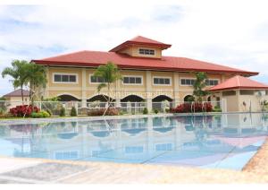 ELI Z - Affordable 3BR House with pool