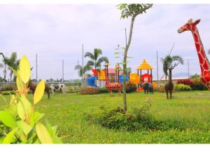 ELI Z - Affordable 3BR House with pool