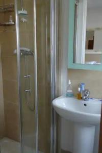 30 minutes to city centre