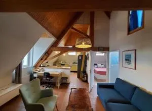 Appartement charme & confort, dernier étage au 2ème - LʼÉpine