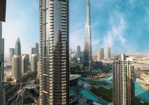 Luxury Apartment with Full Burj Khalifa and Downtown Views