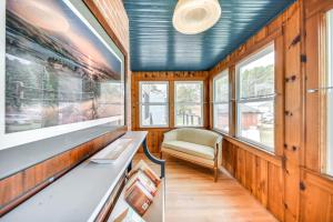 Virginia Retreat with Porch and Grill, Near Beaches!