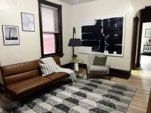 Charming Duplex On Quiet Street - Waterloo