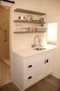 Quaint Historic Downtown Apartment
