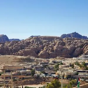 Summit Hotel - Tufailah