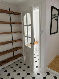 Sunshine cottage