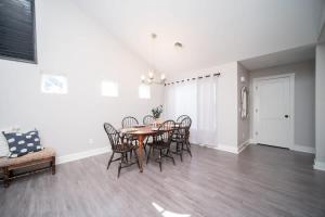 Brand new 2 bed with office condo