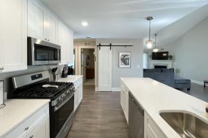 Brand new 2 bed with office condo