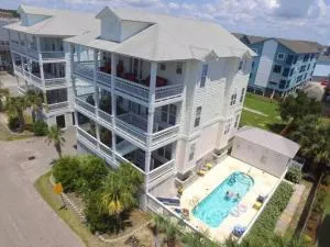 Stay Salty Villa with views of canal and short walk to beach - Sea Breeze