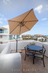 CASA AGATHA - 3 terraces, AC, tv channels, 2 bedrooms & bathrooms, heated pool