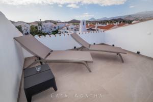 CASA AGATHA - 3 terraces, AC, tv channels, 2 bedrooms & bathrooms, heated pool