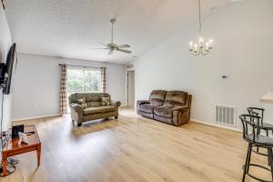 6 Mi to Downtown Bright Palm Coast Getaway!