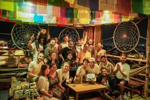 Planet Nomad Hostel - Саураха