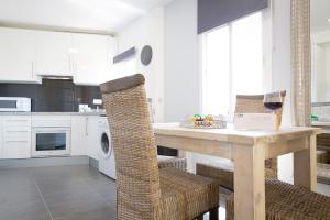 Holidays2Malaga Dos Aceras in Old Town & High Speed Wifi