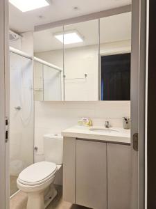 Apto Climatizado c Sacada e Churrasqueira KN0522