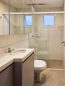 Apto Climatizado c Sacada e Churrasqueira KN0522