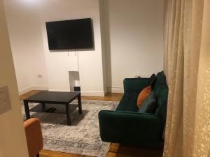 Sheffield Retreat - Cozy 3 Bedroom House