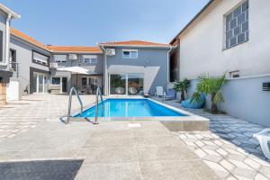 Aleks apartmani