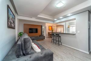 Apto Pe na Areia, direcao Ilha-Balneario Camboriu.