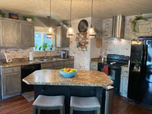 Grizzly Glacier - 3hvězdičkové hotely ve městě Columbia Falls