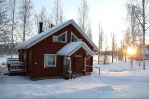 Tahkon Riihiranta - 4 bedroom villa by the lake - Tasokas tilava rantamökki - 尼尔西艾