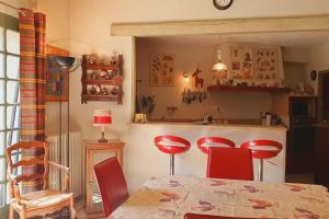 Maisons de vacances Maison de Village en Camargue Parking Clim Wifi - ROSSIconciergerie - Linge inclus : photos des chambres