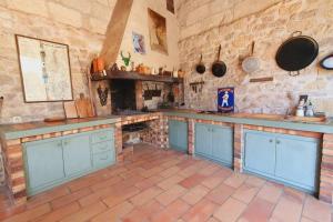 Maisons de vacances Maison de Village en Camargue Parking Clim Wifi - ROSSIconciergerie - Linge inclus : photos des chambres