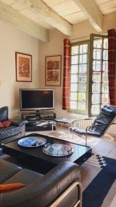 Maisons de vacances Maison de Village en Camargue Parking Clim Wifi - ROSSIconciergerie - Linge inclus : photos des chambres