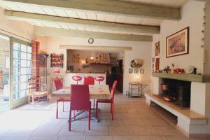 Maisons de vacances Maison de Village en Camargue Parking Clim Wifi - ROSSIconciergerie - Linge inclus : photos des chambres