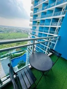 New Cozy Studio Unit in Azure North Pampanga with Pool View - Maimpis