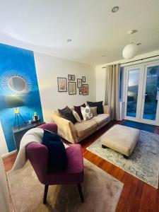 Spacious 2-Bed House, DMU, Prime Central Location