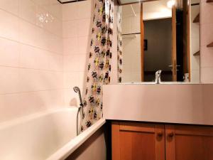 Appartements Residence Clairiere - La Clairiere 32 - T3 avec mezzanine, vue sur la vallee MAE-4714 : photos des chambres