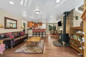 Evergreen Escape - Snoqualmie Pass