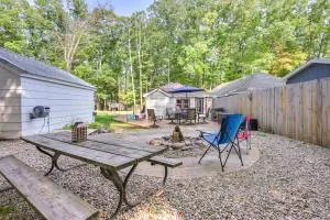 Higgins Lake Cabin - Walk to Water! - Grayling