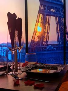B&B / Chambres d'hotes Multiverse Suite immersive : photos des chambres