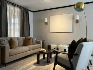 Casa frente a Macroplaza en Piedras - Jiménez