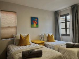 Casa frente a Macroplaza en Piedras