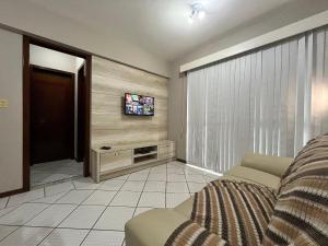 B070 - Apto 2 quartos para 6 pessoas em Bombinhas