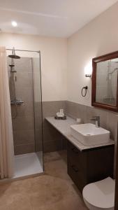 Hotels Chateau de Maillat : Maison 3 Chambres