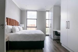 Sandton Smart Apartment Seven