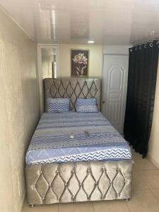 lugar comodo y barato