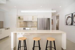 Dee-Ell Place A Beachside Entertainers Dream