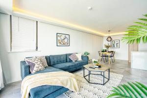 Paradise Bound - Central and Modern at Surfers