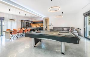 4 Bedroom Awesome Home In Fazana