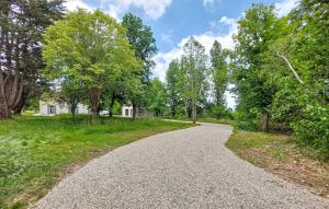 Maisons de vacances Nice Home In Gans With Kitchen : photos des chambres