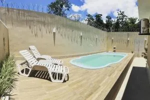 Linda casa em Araruama com piscina - Regamê