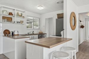 Percys Place - Waterfront, Pet & Family-friendly