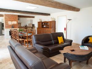 Maisons de vacances Gite spacieux a Happonvilliers avec jardin privatif, accueil jusqu-a 14 personnes, animaux admis - FR-1-581-139 : photos des chambres