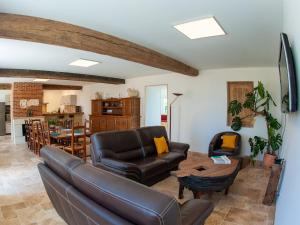 Maisons de vacances Gite spacieux a Happonvilliers avec jardin privatif, accueil jusqu-a 14 personnes, animaux admis - FR-1-581-139 : photos des chambres